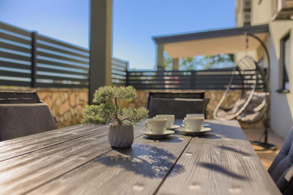 Apartment Sunrise Fuer 6 Personen In Pula-Stinjan المظهر الخارجي الصورة