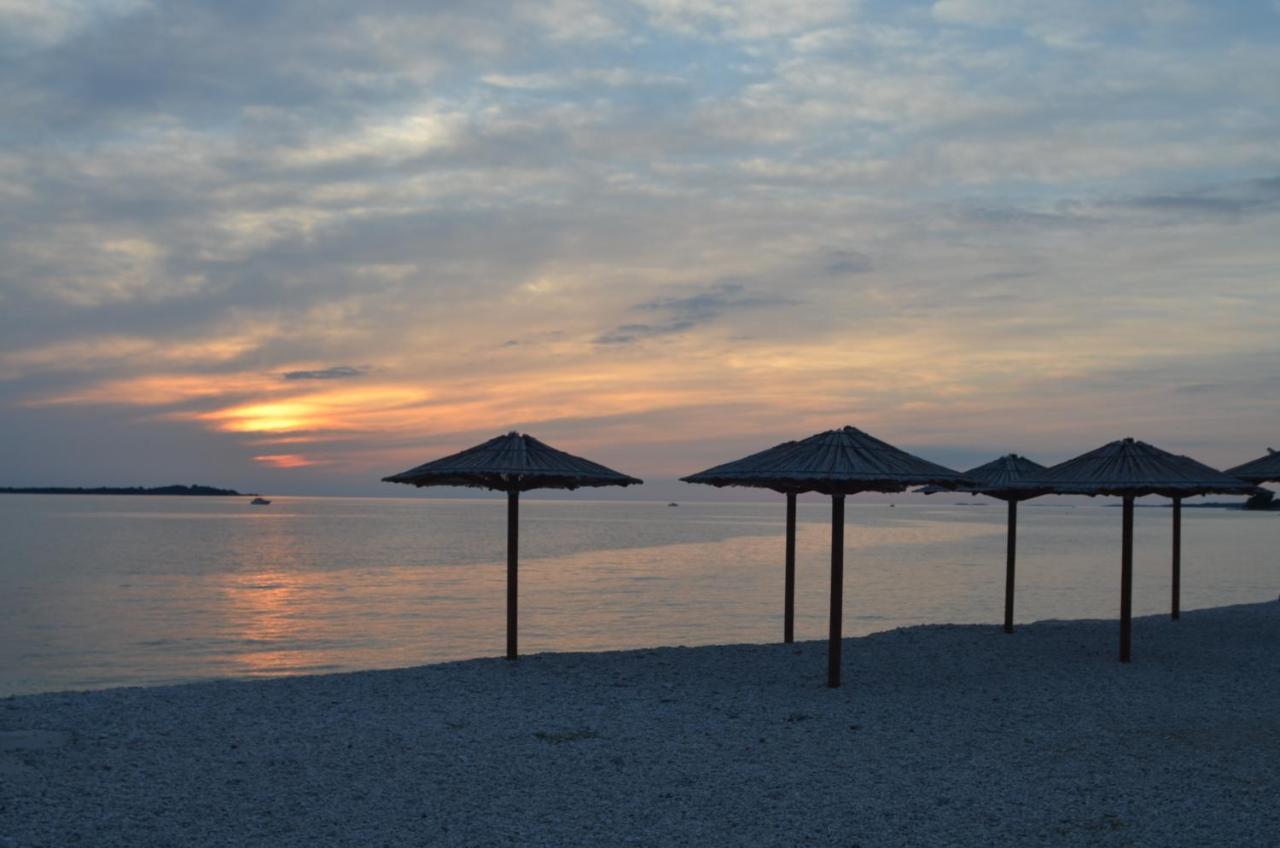 Apartment Sunrise Fuer 6 Personen In Pula-Stinjan المظهر الخارجي الصورة